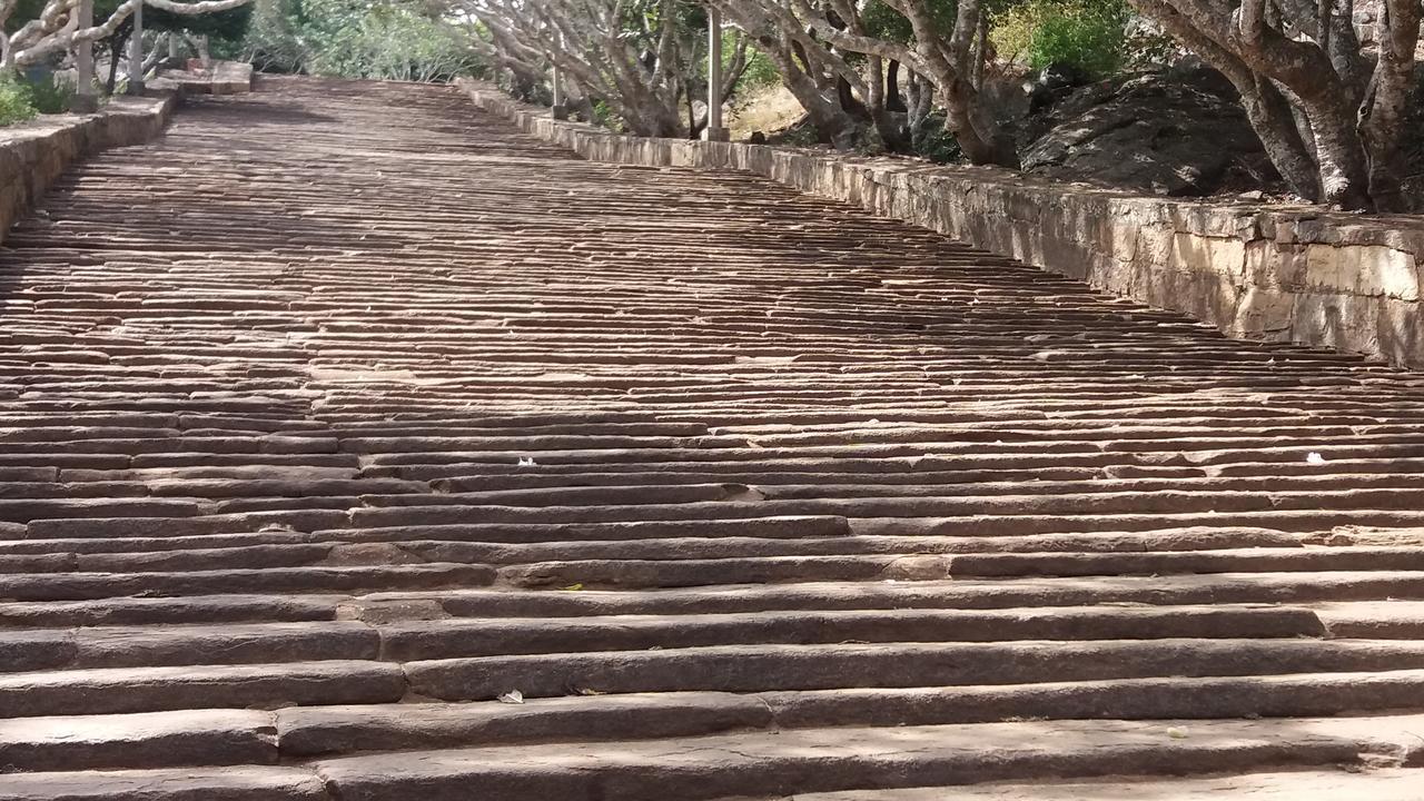 Great Wall Tourist Rest Anuradhapura Exterior photo